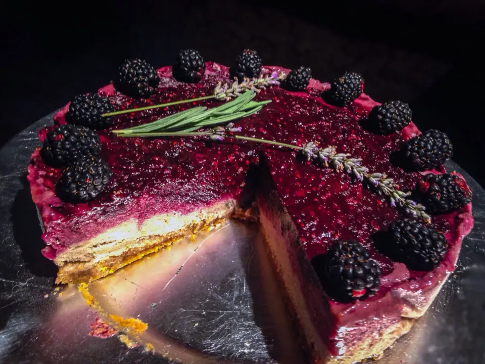 Raw Vegan Blackberry Cheesecake|IV Excelsisさん