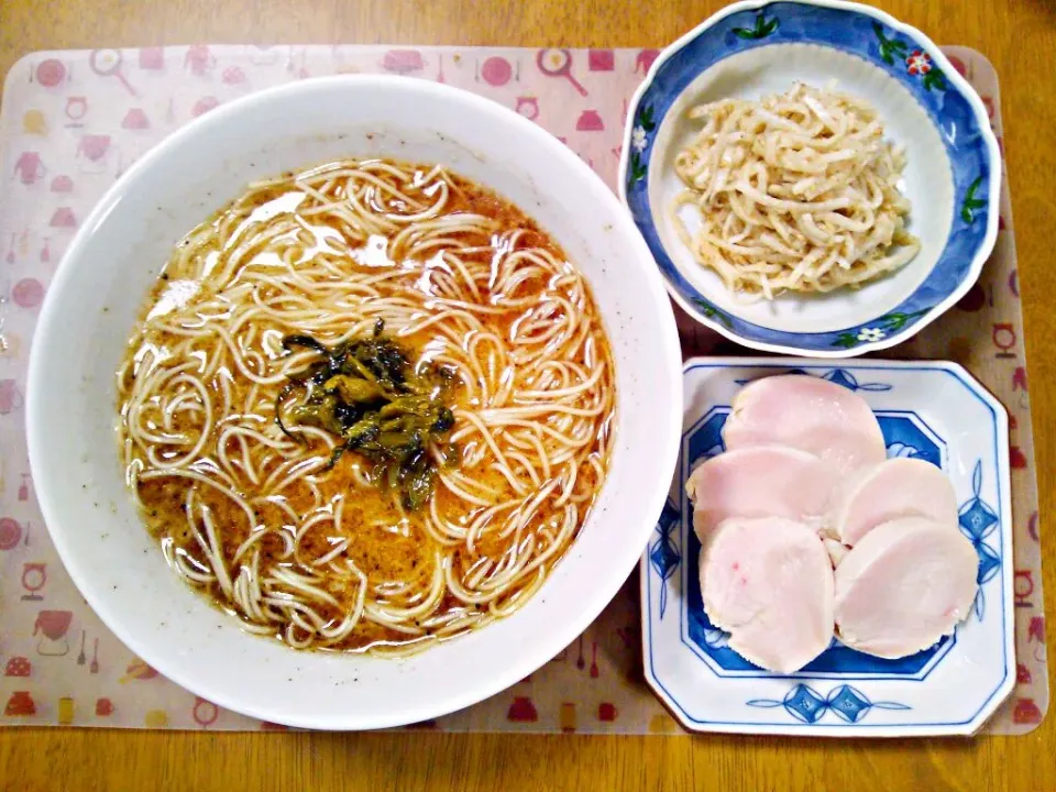 Snapdishの料理写真:６月１４日 一風堂ラーメン 大根の柚子こしょうサラダ 鶏ハム|いもこ。さん