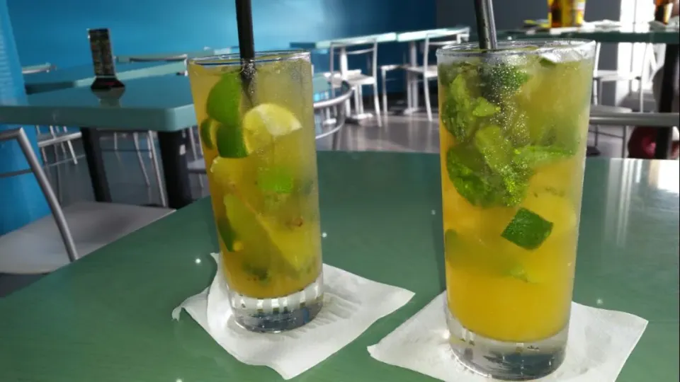 MOJITO MADE WITH PASSION FRUIT here in Puerto Rico|Frank Ortizさん