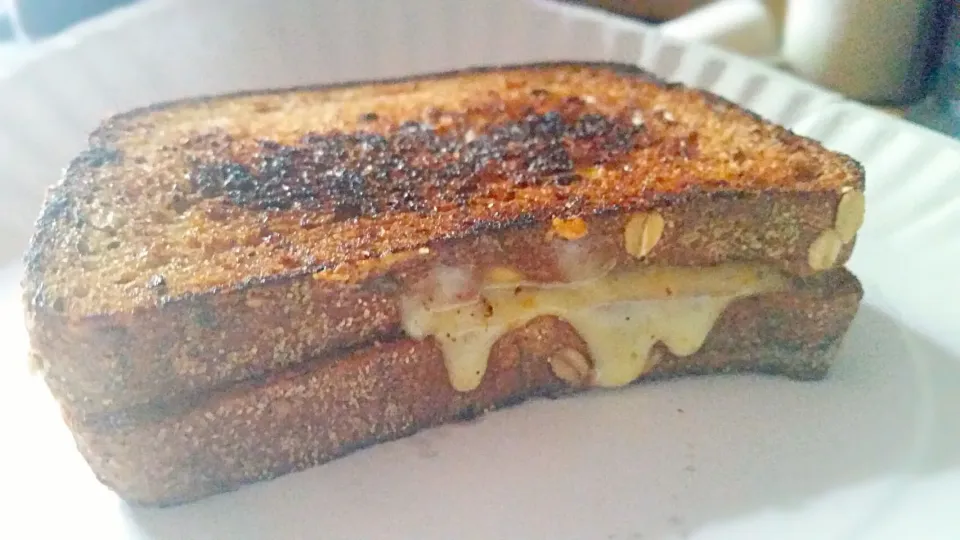 Chipotle cheddar gouda grill cheese #grillcheese #Bread #lunch|mataji armourさん