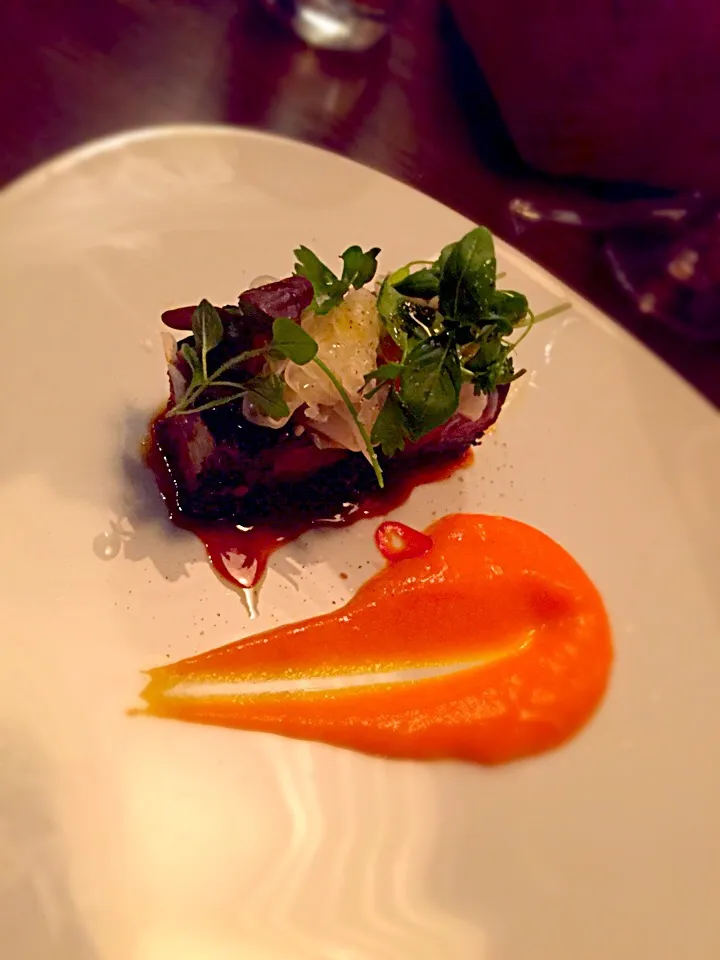 Crispy pork belly with fennel an red jalapeños and carrot purée|TJ McAfoosさん