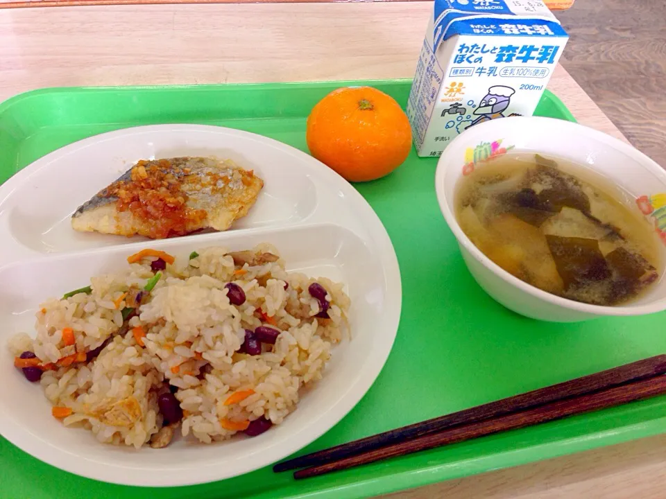 Snapdishの料理写真:小学校の給食|ま〜ちんさん