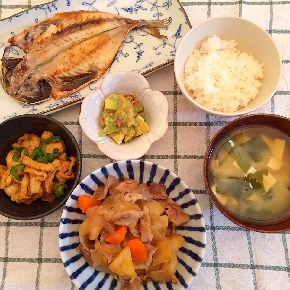 肉じゃが＆アジの開き＆ピーマンと油揚げのオイスター炒め＆アボカドの薬味ポン酢漬け|ゆーみんさん