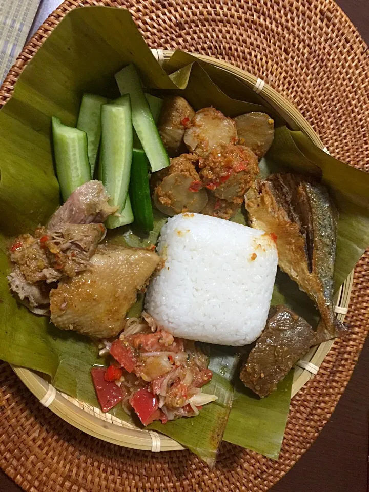 Snapdishの料理写真:Nasi bebek betutu|yeni kartikasariさん