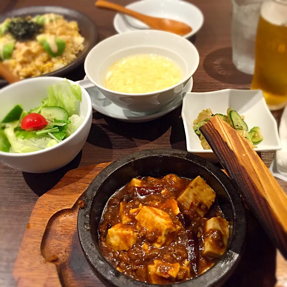 麻婆豆腐と炒飯のセットでちょい飲み〜♡|ももさん