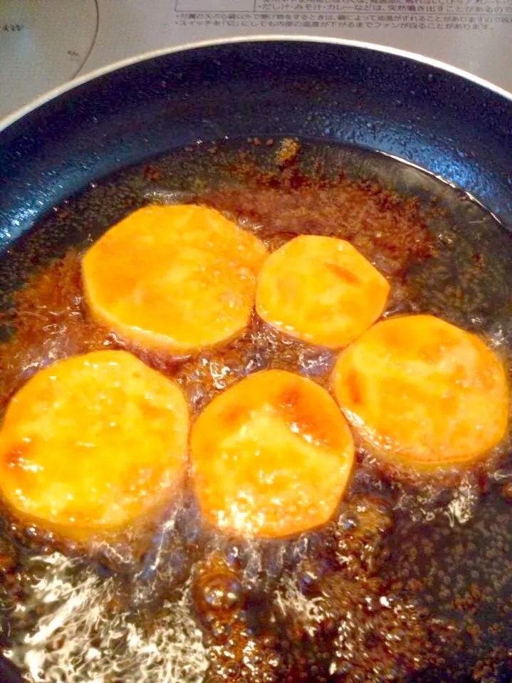 Sweet deep fried sweet potato( Philippines snack camote cue) deep fried in vegetable oil with brown sugar.|chafoodisloveさん