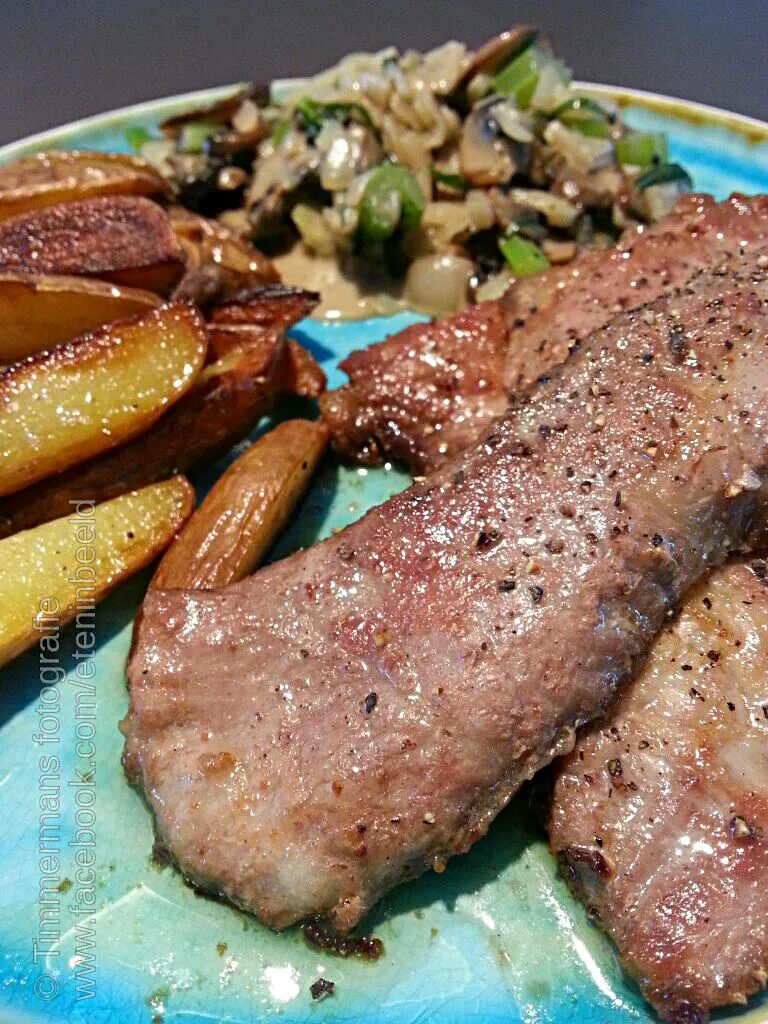 Iberico pork, fried potato and mushrooms|Frank&Jolanda - Eteninbeeldさん