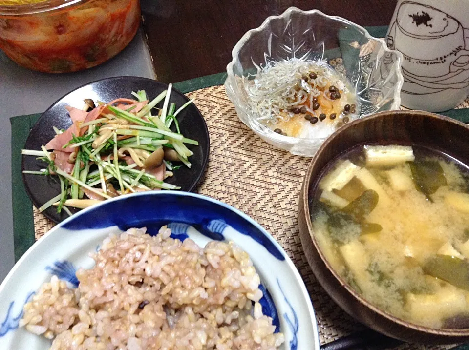 小松菜とハムの炒め物＆しらすおろし＆わかめの味噌汁|まぐろさん