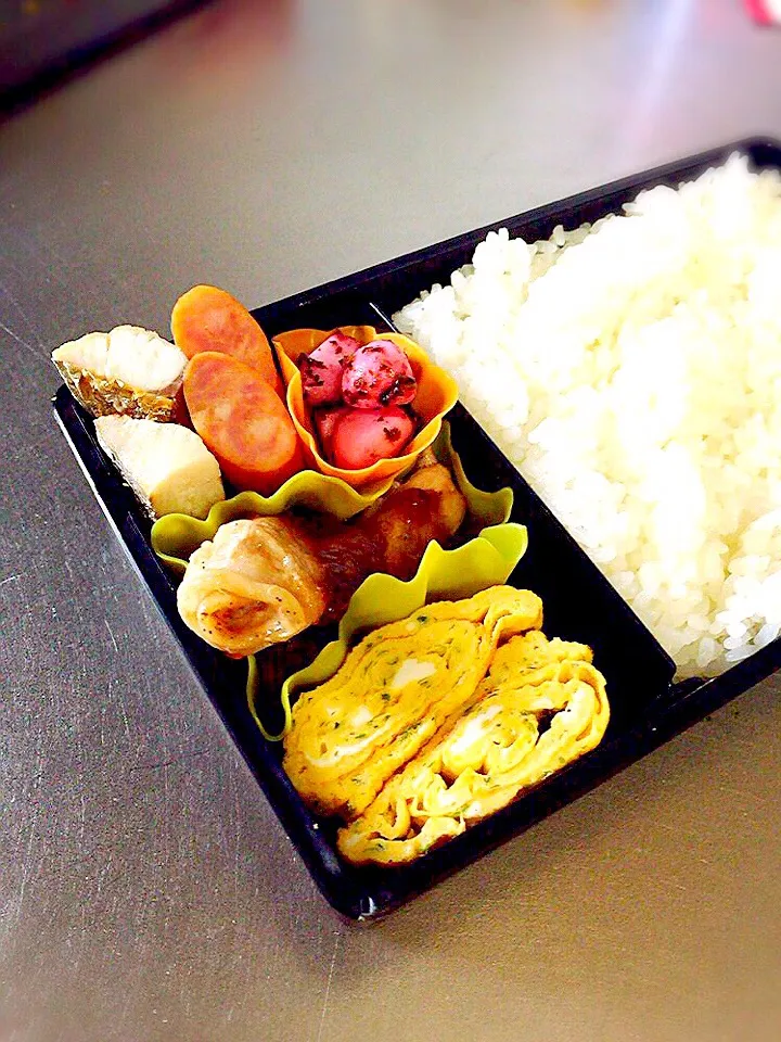 Snapdishの料理写真:主人へのお弁当(๑´ㅂ`๑)♡*.+゜|ひろさん