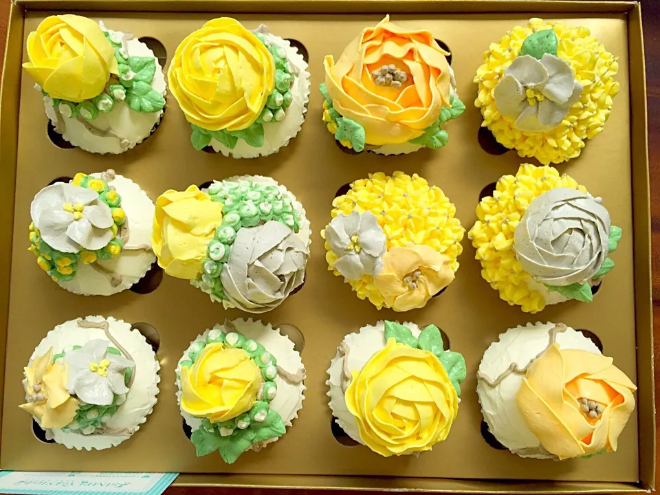 Cup cakes by hummingbird|meilywati willastraさん