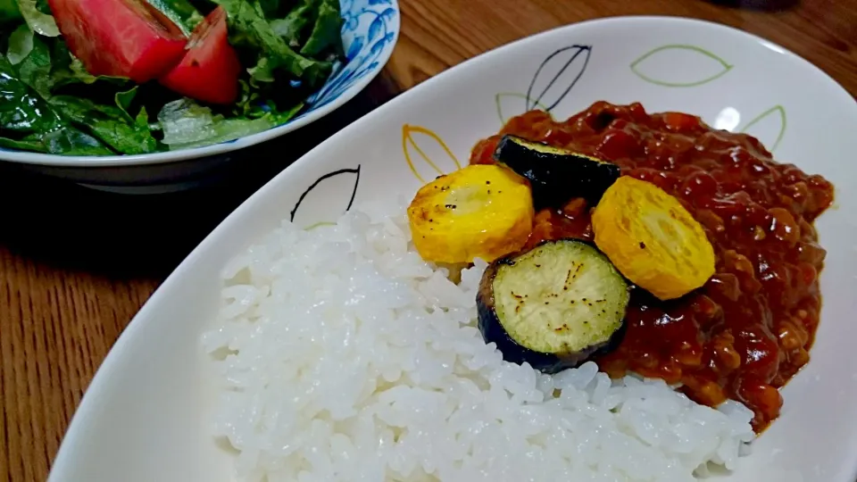 ・茄子とズッキーニのせカレー
・サラダ|ようかんさん