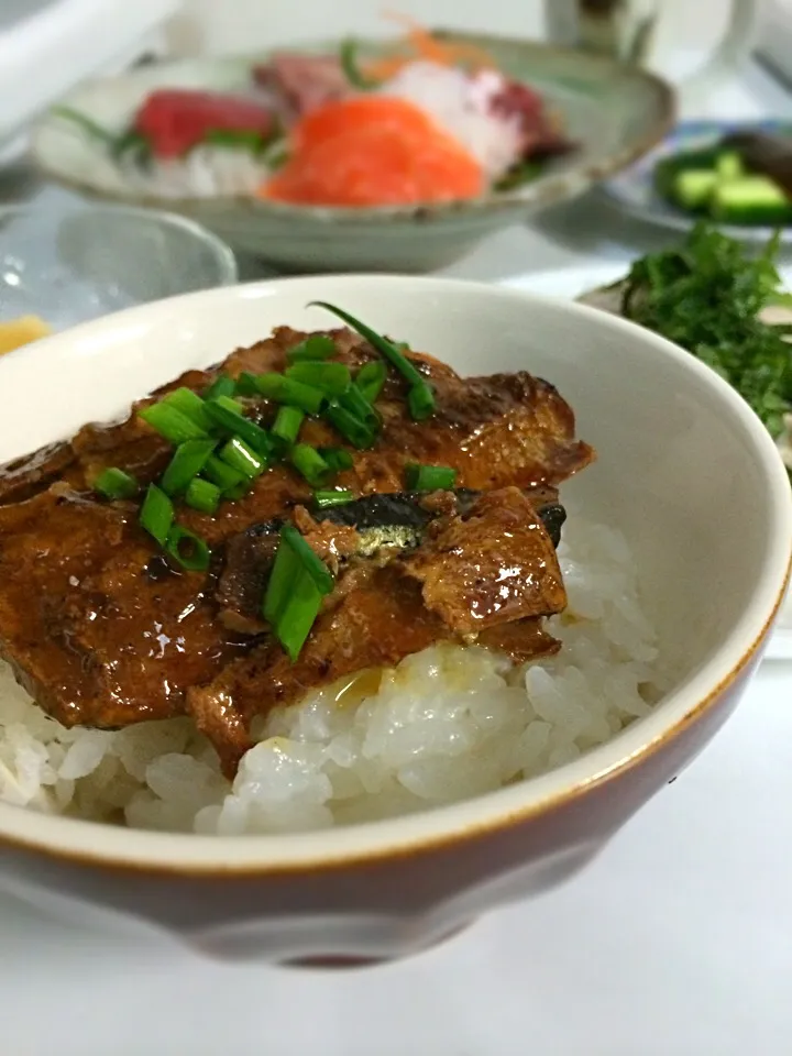 ✨手抜きご飯✨息子の好きなさんま蒲焼きのっけ丼💪|Ryokoさん