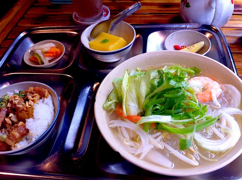 ミィエン,煮豚ご飯ランチ|ToToRoNさん