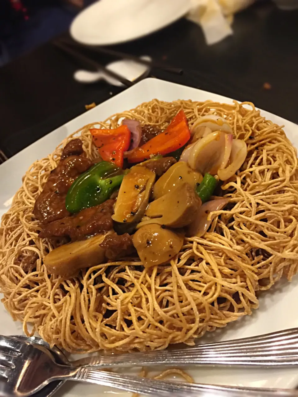 crispy noodle with beef|Yoku kuu kyaku daさん