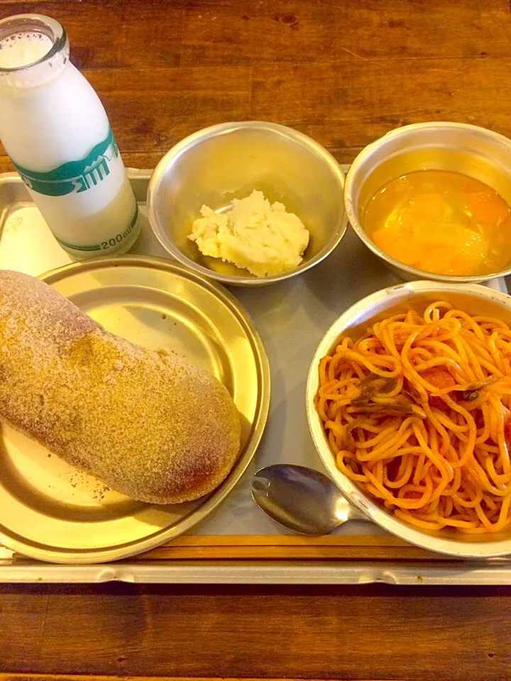 昭和の町にて 昭和の学校給食|ナナさん