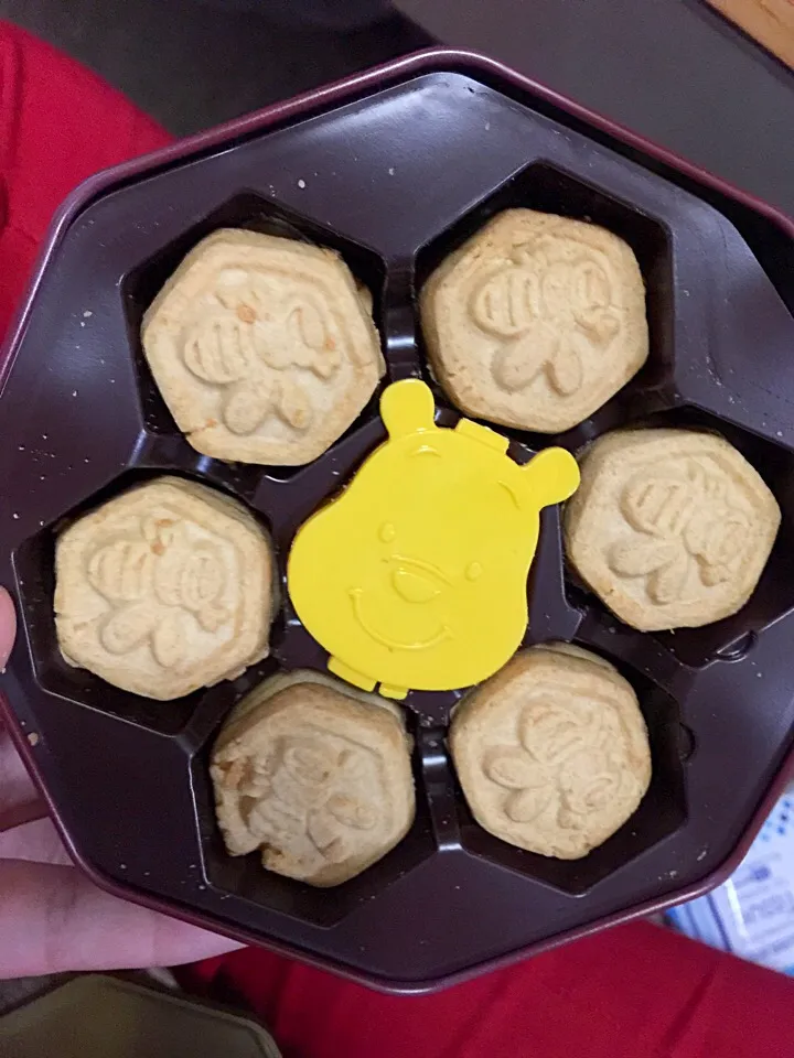 Winnie the pooh cookies with honey 🍯|Tabemonoさん