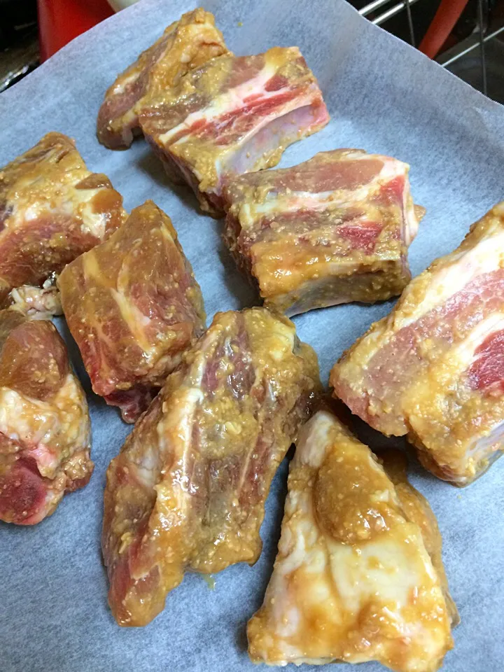 Making.. Miso pork ribs!!|Nigelさん