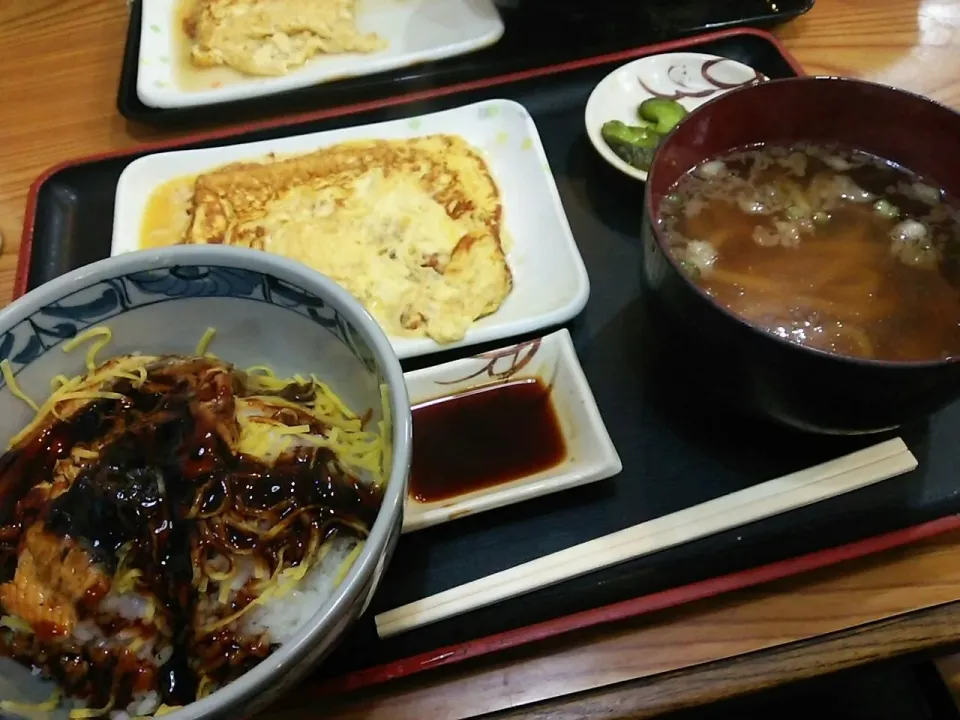 うなぎ丼とだし巻きミニうどんセット|Yuichi Sakaiさん