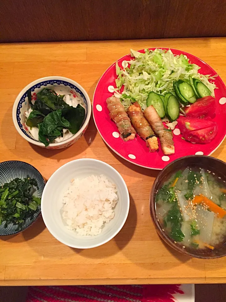 Snapdishの料理写真:豆腐と大葉の豚バラ巻き、長芋とモロへの和え物、味噌汁、ダイコン葉の炒め物|∞sai∞さん