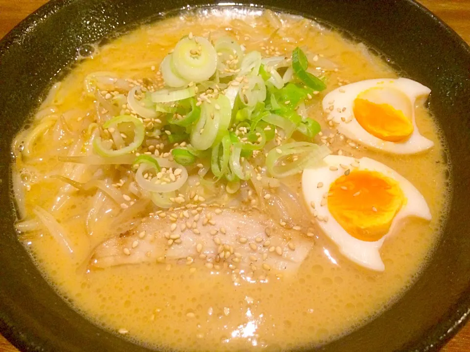 濃厚とんこつ味噌ラーメン|くらんさん