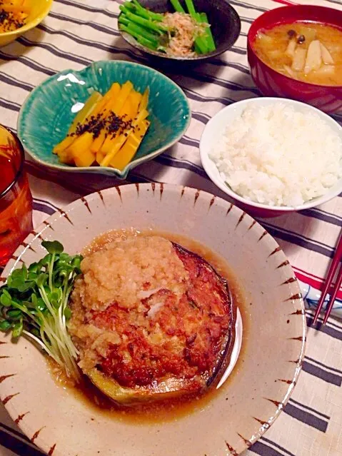 ナスの肉詰め(豚、しいたけ、タケノコ)とみょうがと長芋の味噌汁、赤みずのおひたし、沖縄人参のキンピラ|Yokoさん