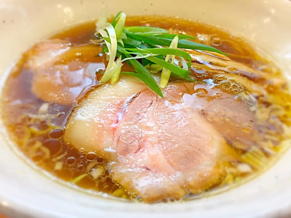 Snapdishの料理写真:醤油ラーメン@うえまち(谷町六丁目)|かっちっさん