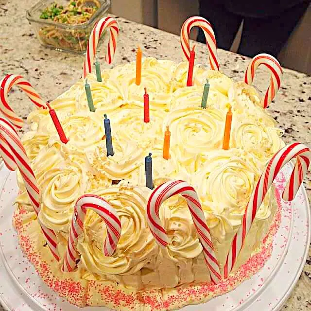 red velvet cheesecake Christmas birthday candy cane cake|CHUENCHAIさん