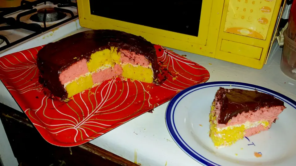 spring velvet checkerboard cake with buttercream & dark chocolate icing|klaireさん