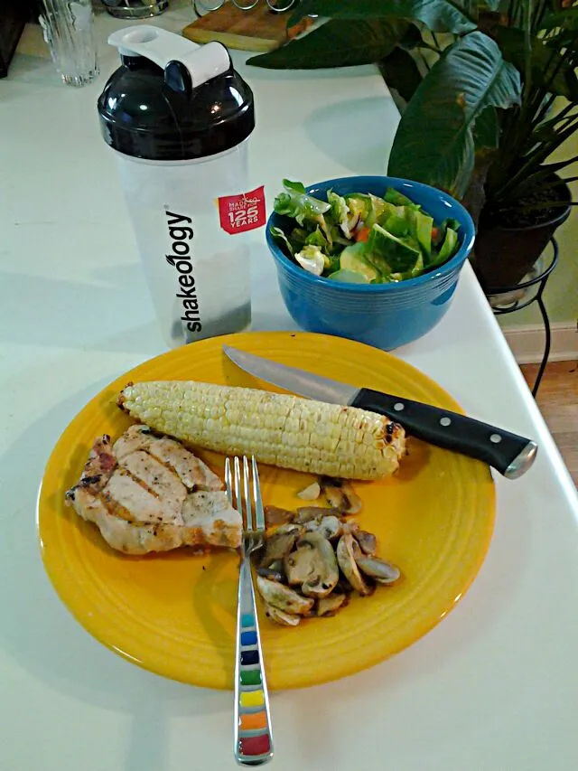 Porkchop with grilled corn and mushrooms. Salad from the garden. Water with a green tea bag.|Mollyさん