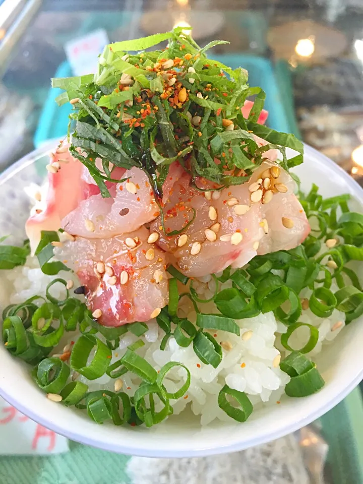 鯛丼 七味でピリッと|tomomiさん