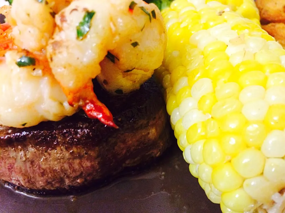 Beef Tenderloin, Lobster Tails, Corn On The Cob|Milka Papricaさん