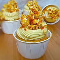 Salted Caramel Popcorns Cupcakes|syafiqさん