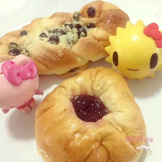 🐛Raisin 🍞 & Blue berry cream 🍞|🎀Kittyna🌸さん