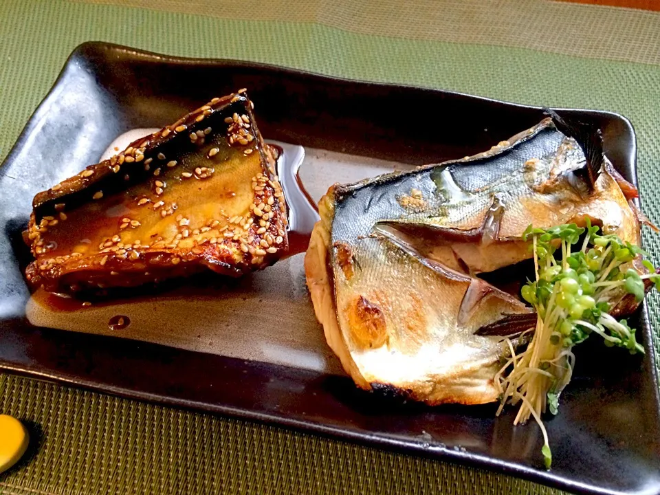 Sesami Teriyaki Mackerel&Salt Baked Mackerel🐟🐟胡麻照り焼き鯖&鯖の塩焼き|🌈Ami🍻さん