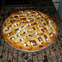 Snapdishの料理写真:Homemade white chocolate and apple pie|Katy Simmonsさん