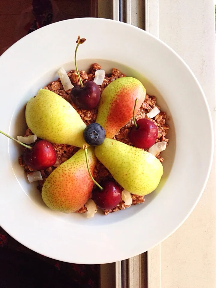 Chocolate overnight oats with blush pear and cherries|coxiella24さん