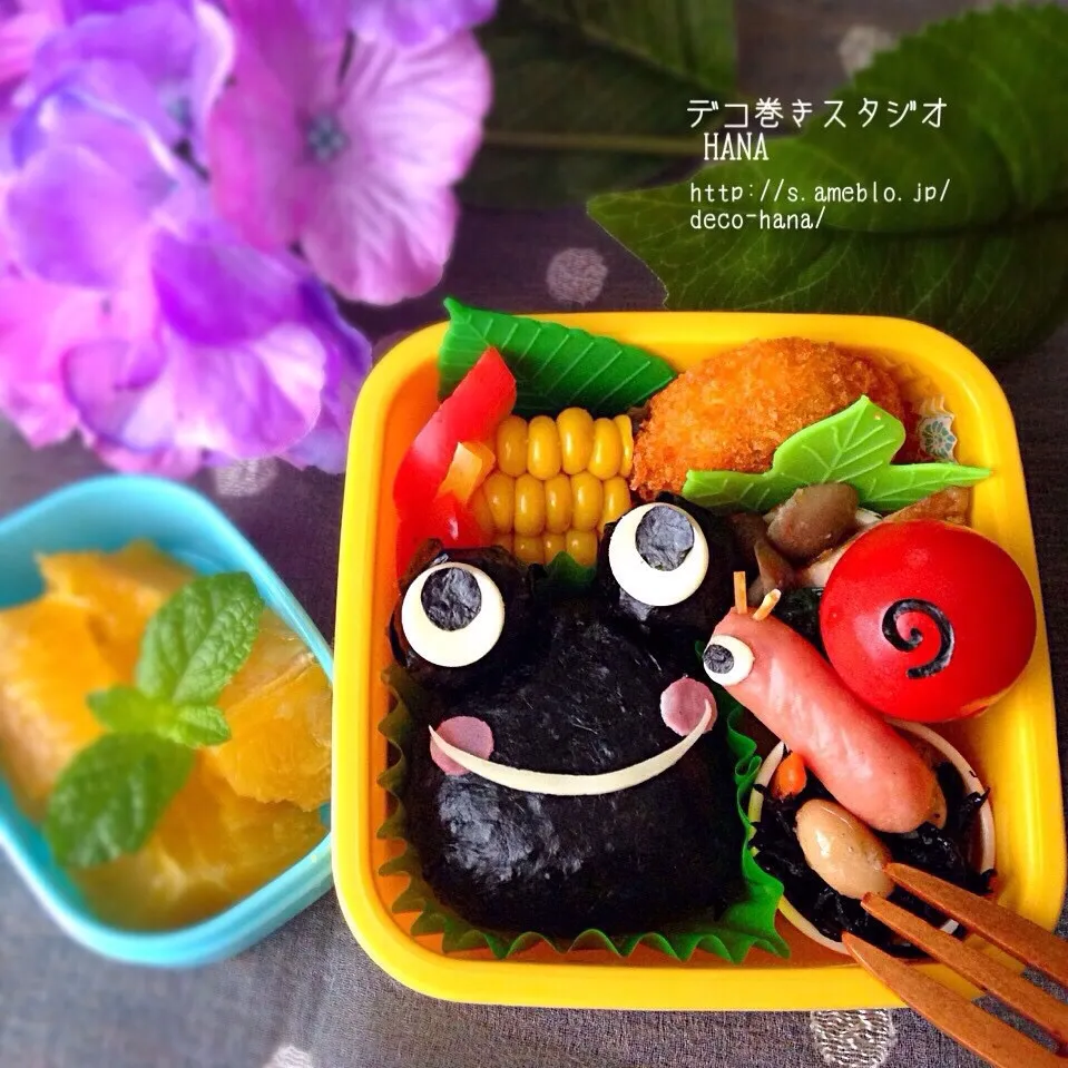 『かえるの海苔巻き三角おにぎり』の子ども弁当|さとみ (satomi_foodart)さん