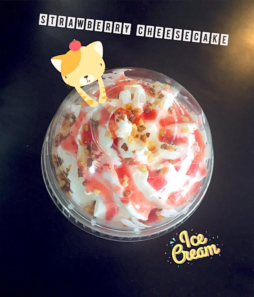 Strawberry cheesecake frappe|PhUnGさん