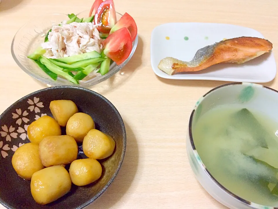 Snapdishの料理写真:棒々鶏と里芋の煮っ転がしと焼き鮭|りょうさん