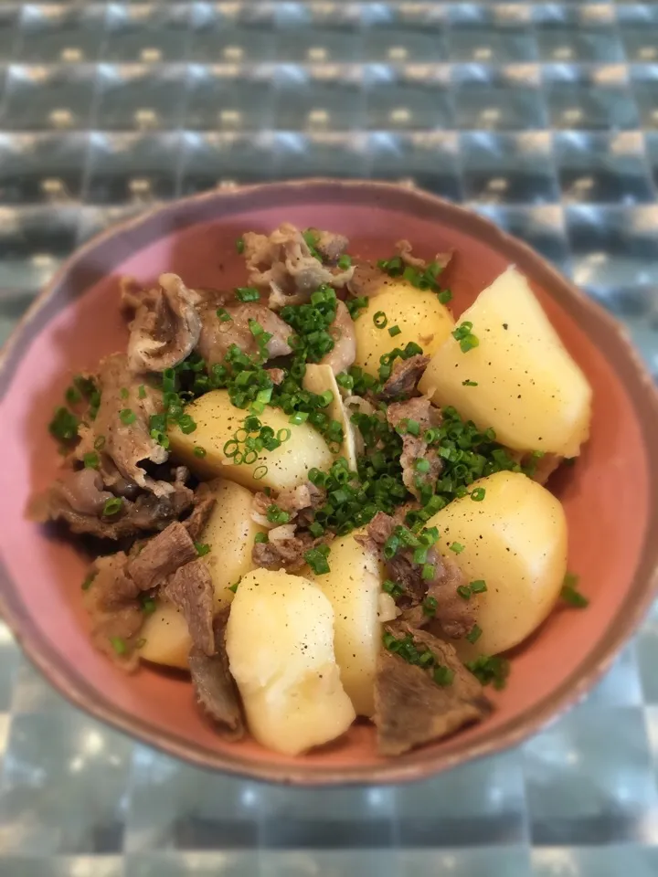 あつしさんの料理 肉じゃが風 牛スジ煮込み|makoryuneさん