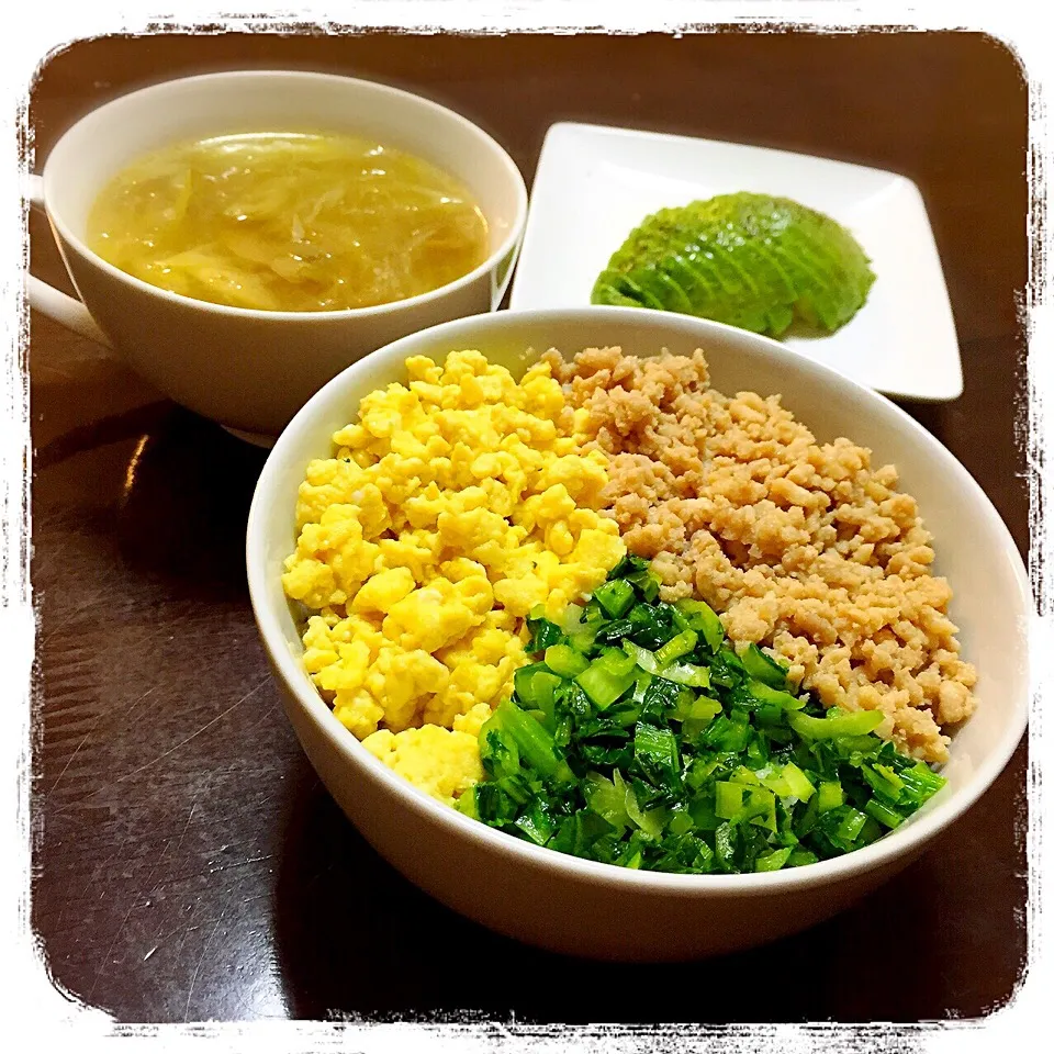 ふわふわ鶏そぼろで♡三色丼|恭子さん