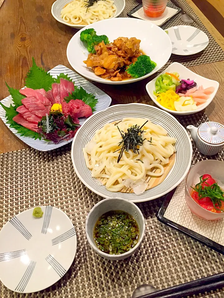 今日の晩御飯💛鶏手羽元のコーラ煮🍗鮪のお刺身、フルーツトマトの甘酢漬け🍅お漬物、ざるうどん🍃|まみりんごさん