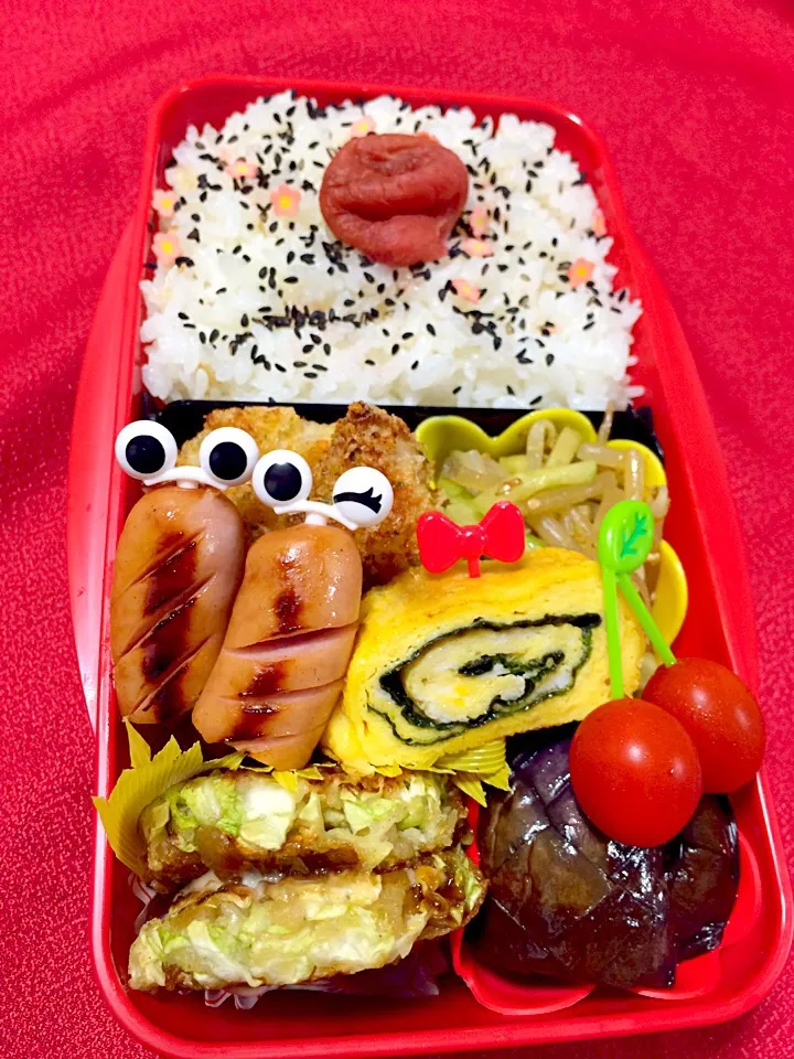 Snapdishの料理写真:パセリチーズフライ&キャベツのお好み焼き風お弁当♡彼氏用２８|miiさん