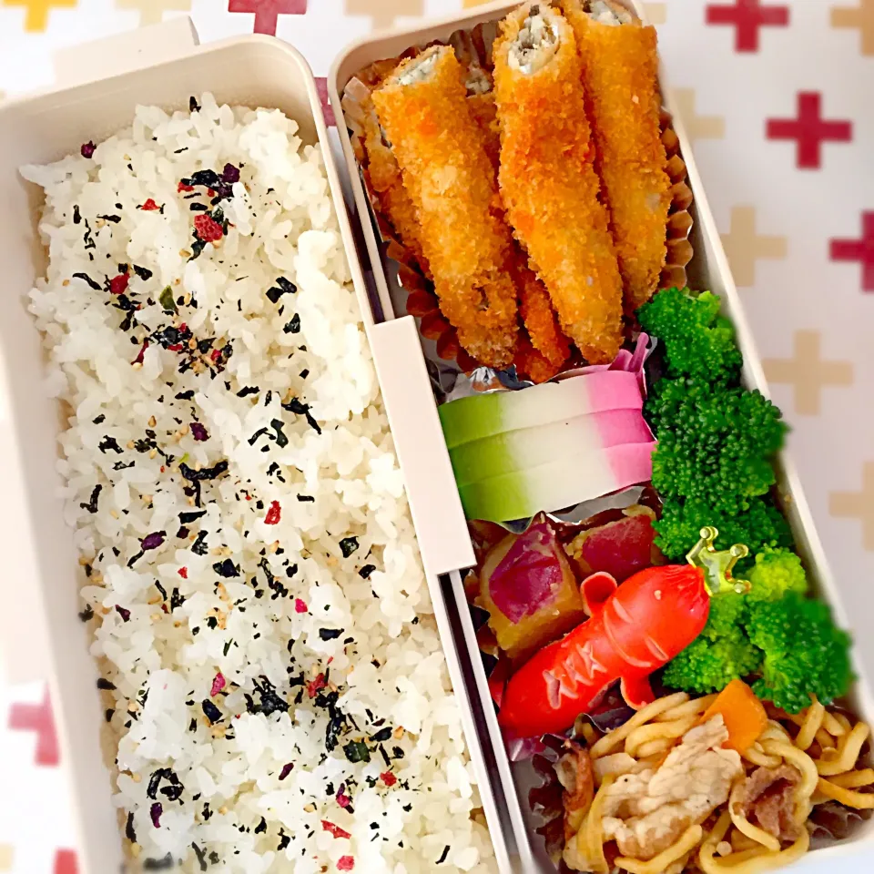 Snapdishの料理写真:2015/6/24(水)ししゃも唐揚げお弁当⭐️小学校の卒業アルバム引取り日(*^^*)久しぶりに友達に会えるね❤️|のりさん８３さん