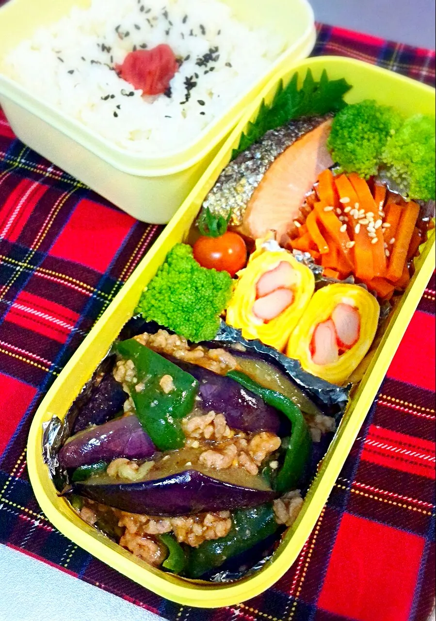 Snapdishの料理写真:辛っ!!麻婆茄子弁当！義父さんのナスピーマン💕|こもず♪さん