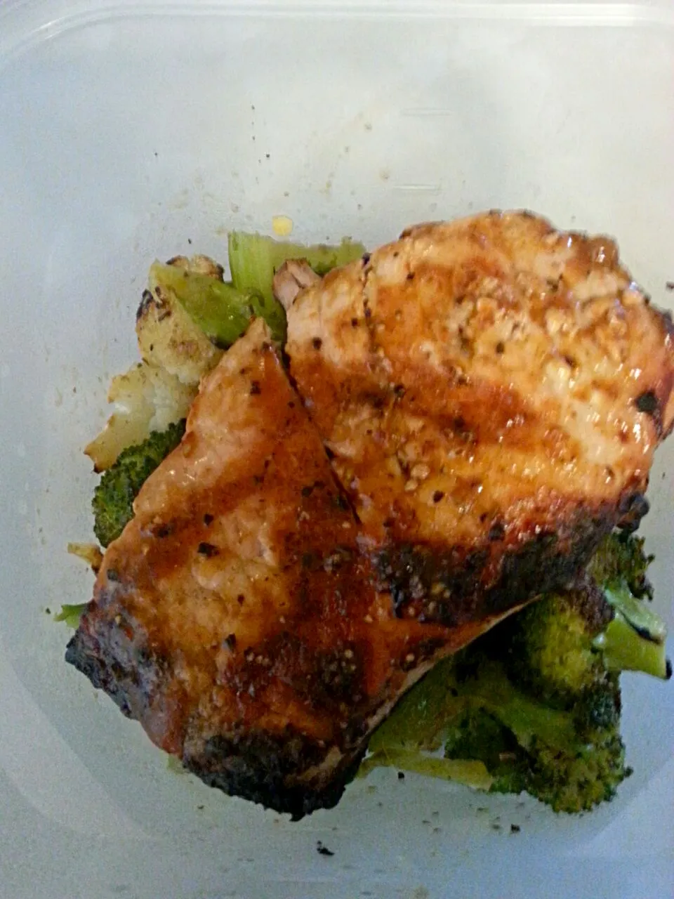 Pork loin with grilled veggies for dinner at work!|Crystal Lemieuxさん