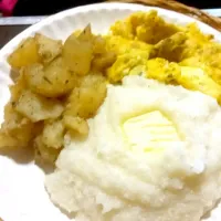 Snapdishの料理写真:#homefries with grits and cheddar #cheese  scrambled eggs #basil #sage|mataji armourさん