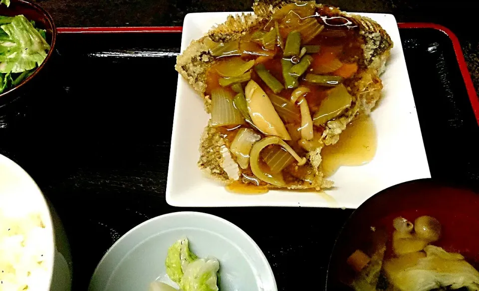 カレイ唐揚げ野菜餡掛け定食|かいさん