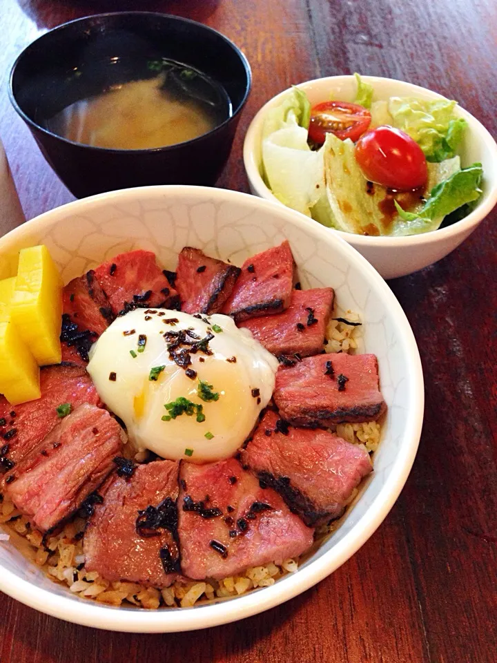 Black truffle beef yakuniku don@Tanuki Raw, Orchard Central|coxiella24さん