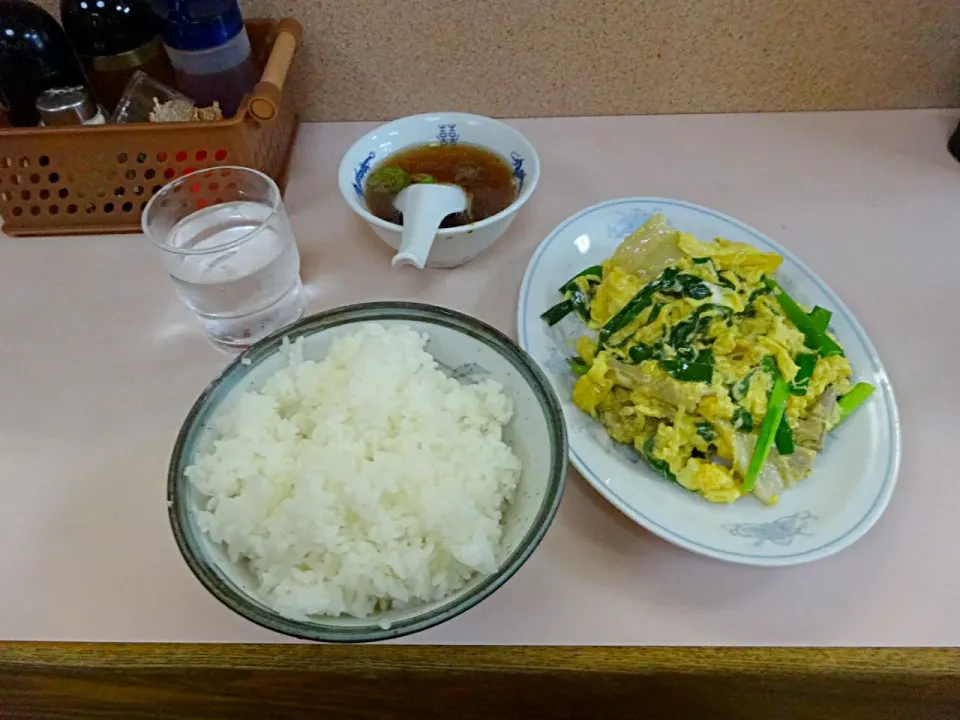 A定食 豚肉、ニラ、卵の炒め物|まぐろさん